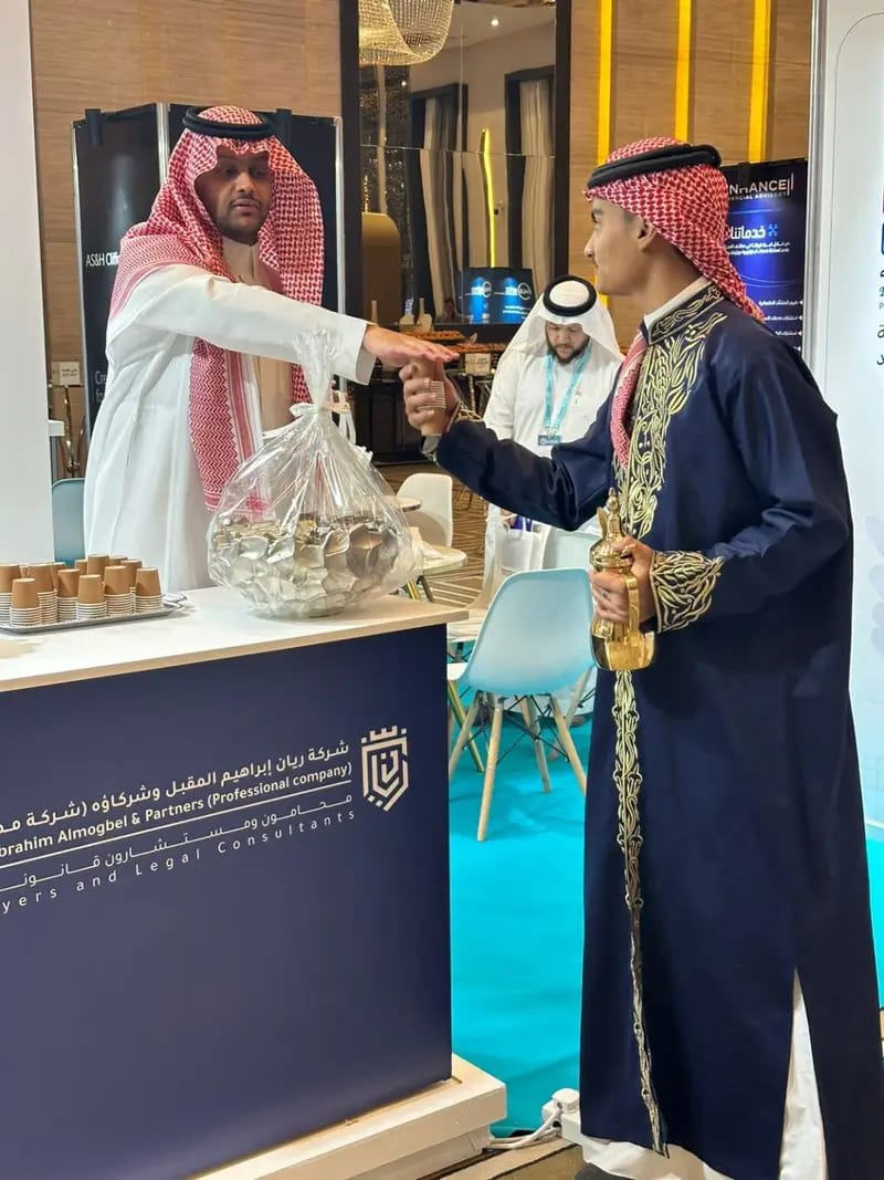 قهوجيين ودورهم في الضيافة العربية